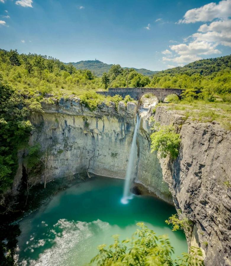 Appartamento Apartman Sirena Pićan Esterno foto