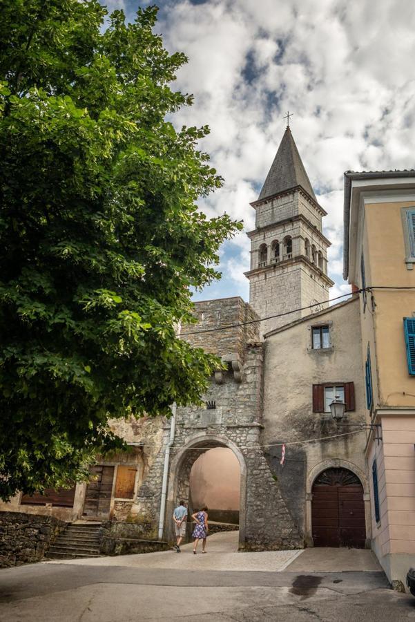 Apartman Sirena Pićan Esterno foto