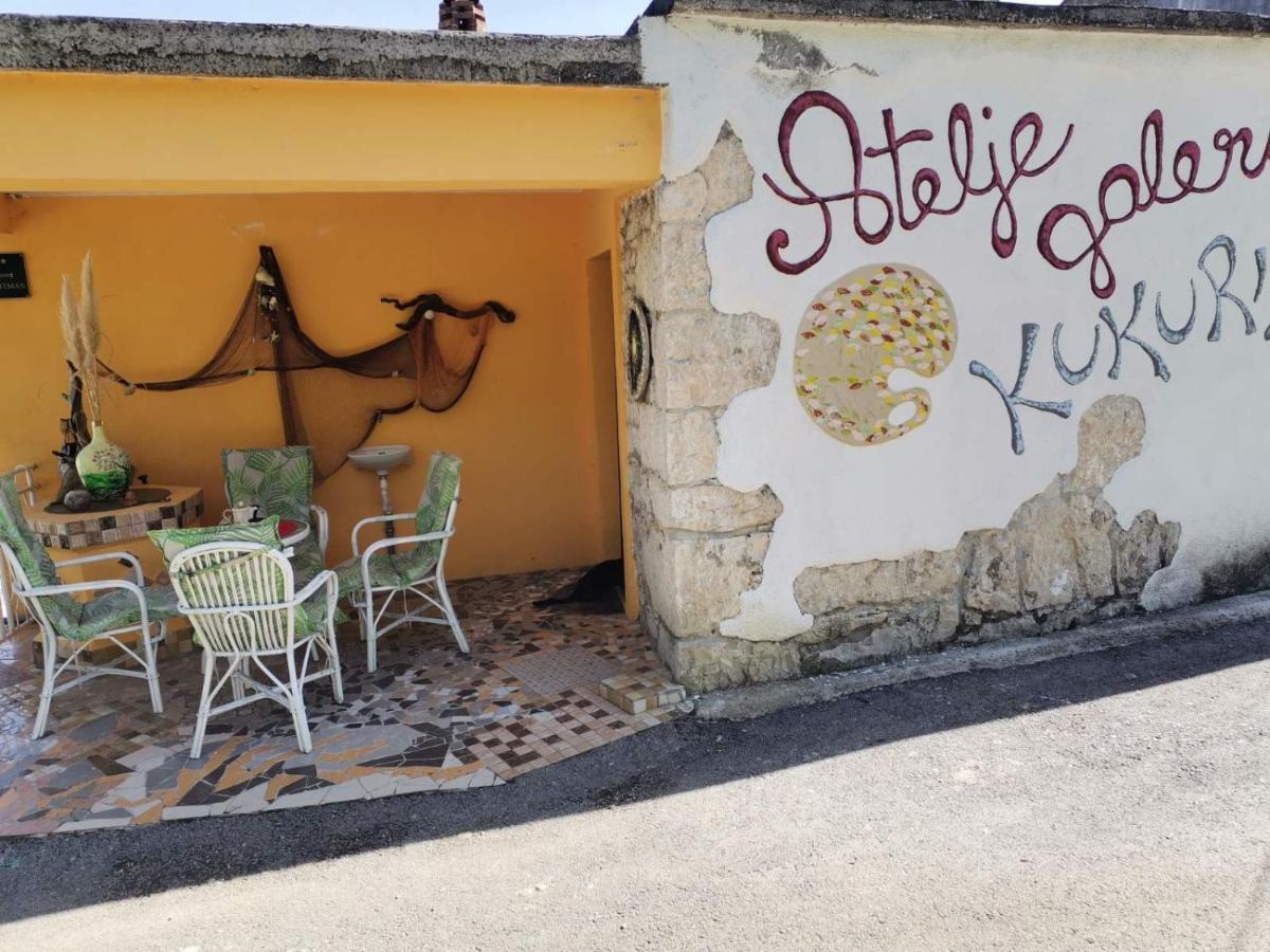 Apartman Sirena Pićan Esterno foto