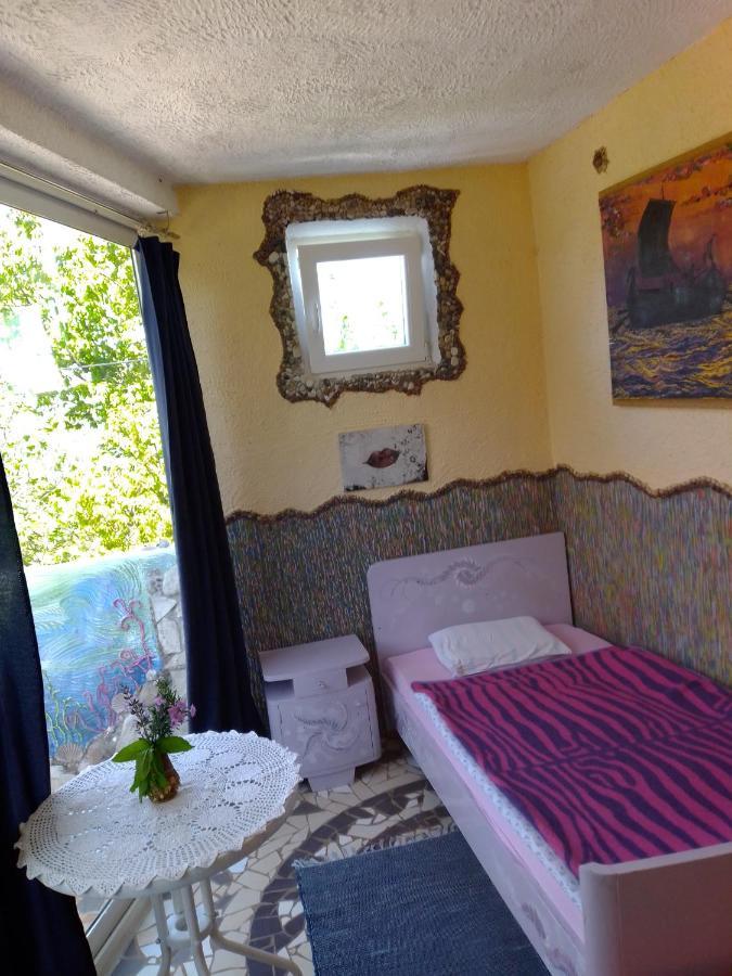 Appartamento Apartman Sirena Pićan Esterno foto