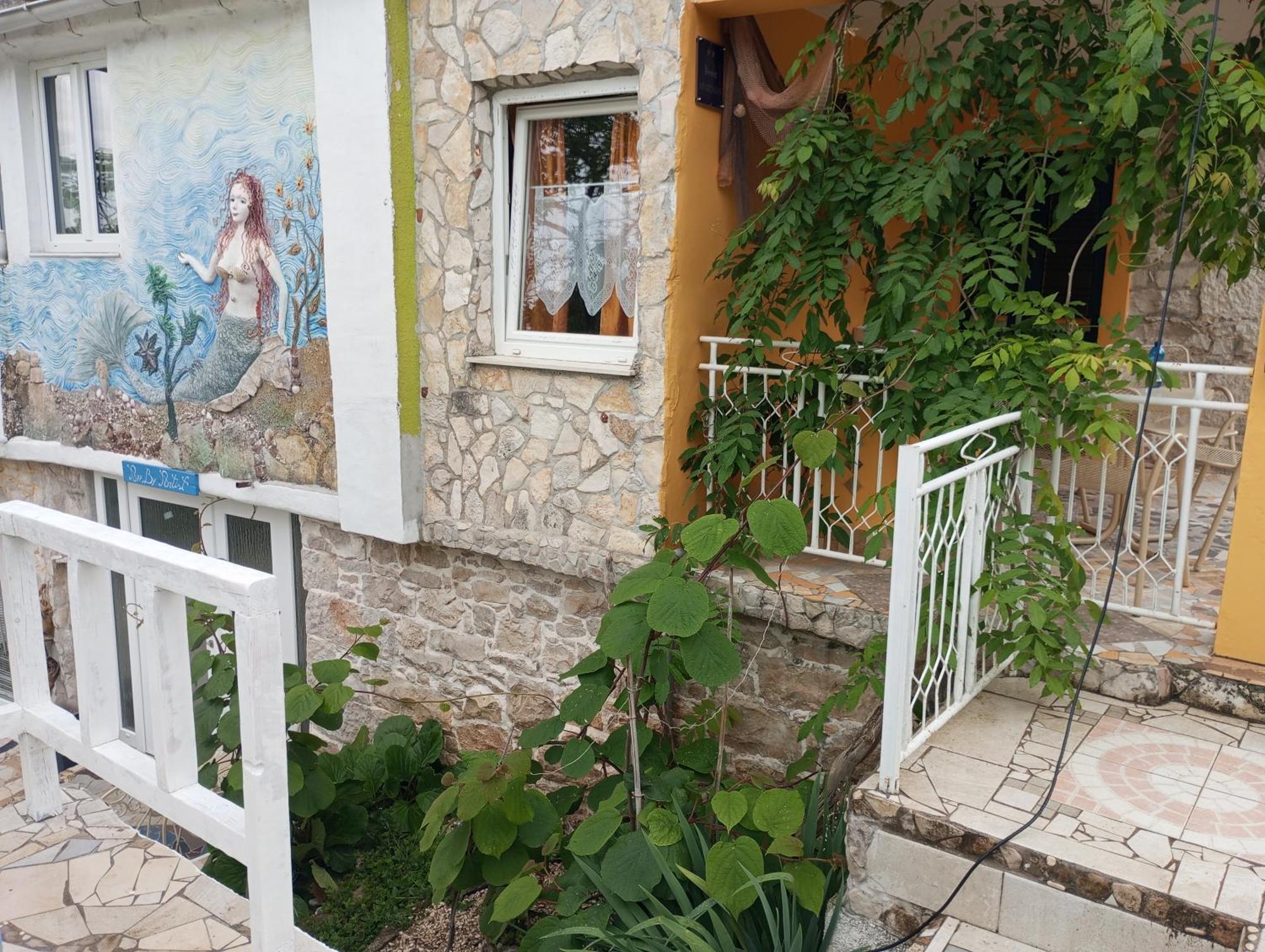 Apartman Sirena Pićan Esterno foto