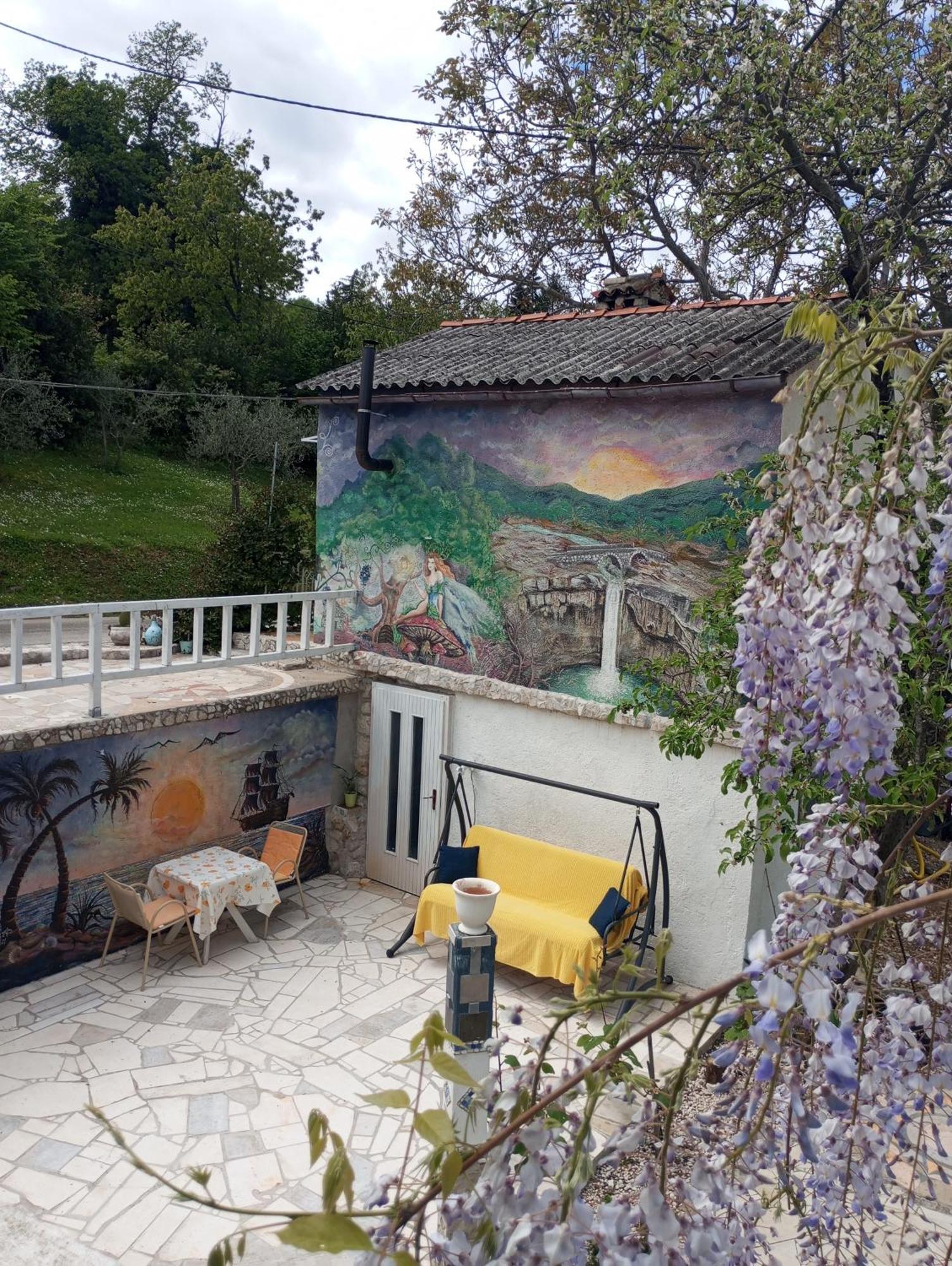 Apartman Sirena Pićan Esterno foto